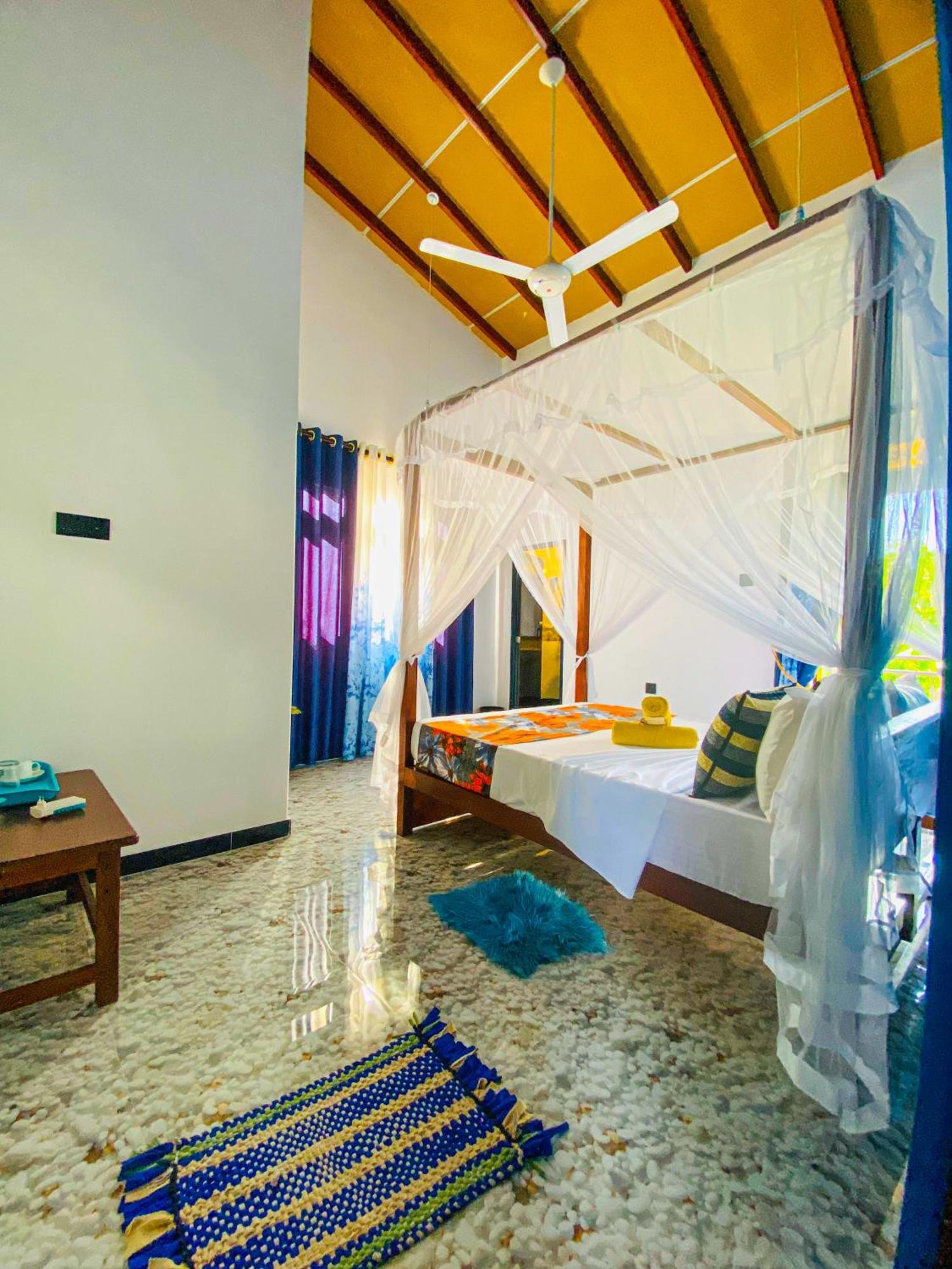 Dew Ashi Homestay Sigirîya Extérieur photo